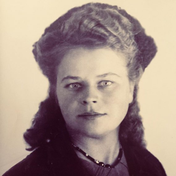 Бабуся Мілли Йовович Тетяна Попова. Фото: instagram/millajovovich