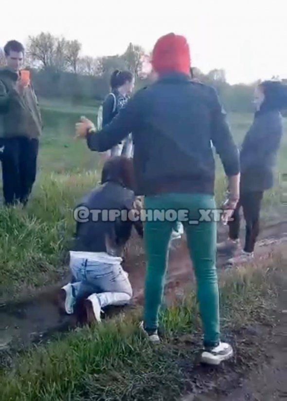 На Харківщині компанія  влаштувала розправу над подругою