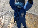 Скульптури малюків - засновників Києва одягнули в захисні костюми на знак підтримки медиків, які рятують українців під час пандемії