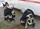 В Кропивницком спасатели освободили подростка, нога которого застряла в металлическом заборе школы
