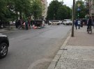 У Івано-Франківську  внаслідок удару з Volkswagen  перекинулася машина швидкої допомоги.