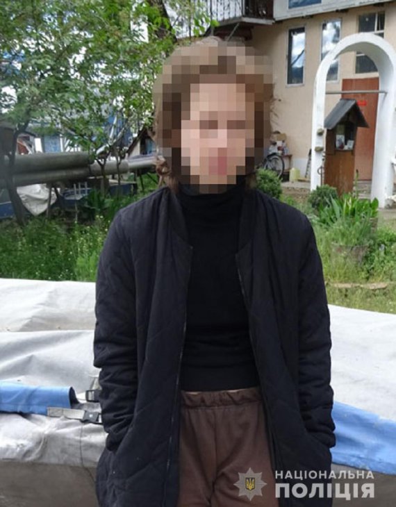 Столичная полиция задержала киевлянку, которая ножом ранила женщину и мужчину