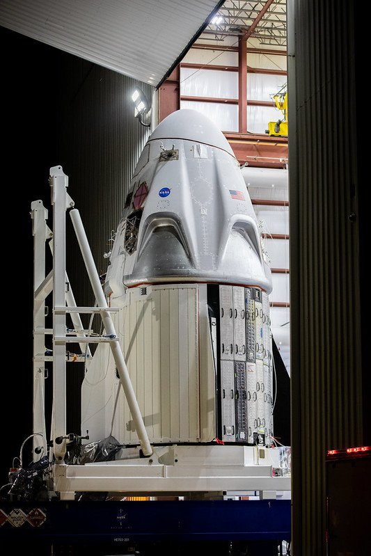 SpaceX Crew Dragon доставили до космічного центру  