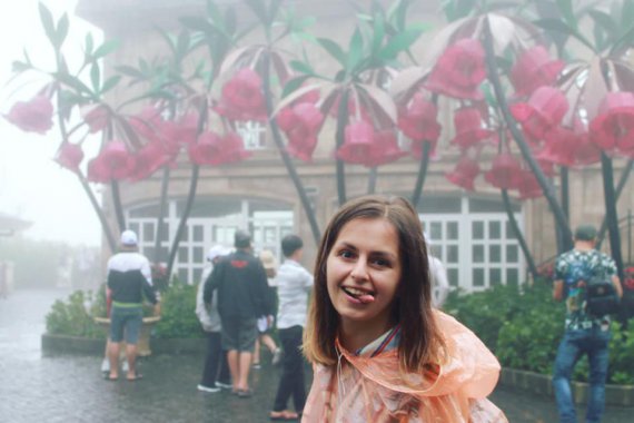 Учитель во Вьетнаме получает  в час