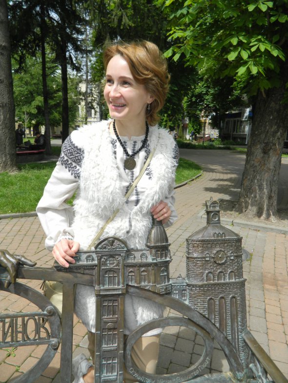 Анастасія Фоміна: "Має бути свято вишитої сорочки, а не вишиванки"