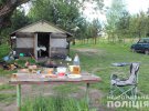 В Житомирской области во время застолья арендатор прудов застрелил из ружья семерых свои гостей - военных и волонтеров