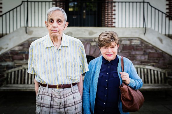 Джон Неш з дружиною Алісією у Принстоні за рік до загибелі. Фото: gettyimages