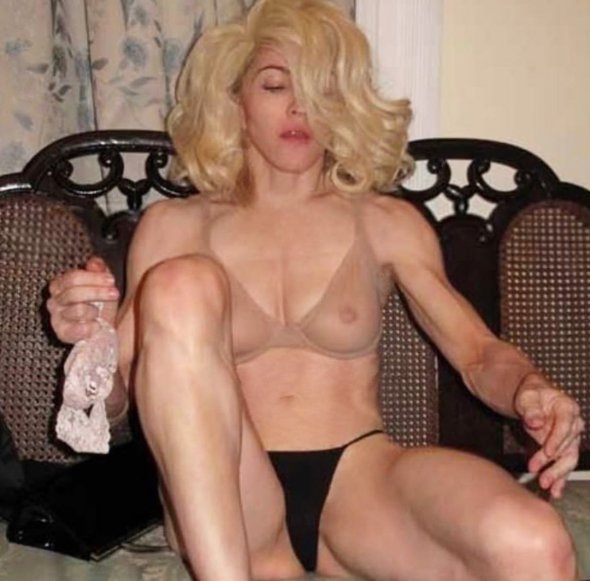 Американська співачка 61-річна Мадонна приголомшила   фото у спідньому  у доволі відвертій позі