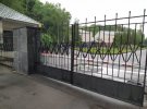 Прощание с погибшим депутатом Валерием Давыденко провели на территории клиники "Феофания"
