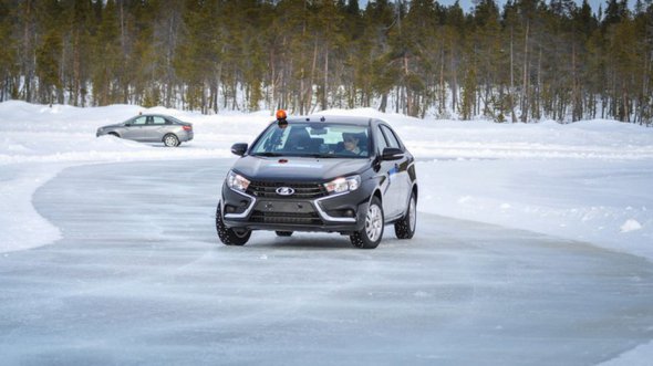 Lada Vesta на финском зимнем полигоне