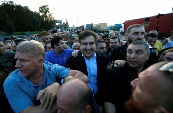 Саакашвили незаконно пересекает границу. 10 сентября 2017 года.