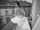Українська акторка та модель Даша Астаф'єва позувала повністю гола на балконі львівського готелю