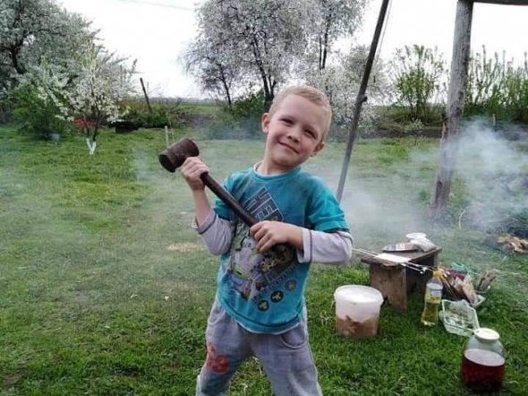 5-летний Кирилл Тлявов умер от ранения в голову 3 июня прошлого года  в столичной больнице. Получил пулю 31 мая, когда со старшим братом играл возле своего двора