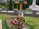 Украинцы возмутились неухоженной могиле Леонида Каденюка