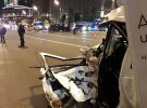  Михайло Єфремов  на авто Jeep Grand Cherokee  зіткнувся з двома машинами, коли намагався здійснити розворот у районі Смоленської площі в Москві
