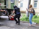 Задержание активистов полицией возле Шевченкового райсуда Киева