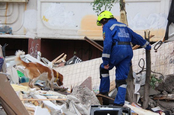 У багатоповерхівці в Києві стався потужний вибух. Є жертви