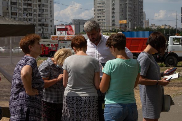 Утром 21 июня произошел взрыв в 10-этажном доме по ул. Соломии Крушельницкой, 1/5 в Дарницком районе столицы. 16 квартир разрушены, еще 40 повреждены