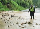 У західних областях України вже кілька днів вирує негода. Фото: Нацполіція