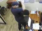 Полиция раскрыла разбойное нападение на кассиршу кредитного общества в Кременчуге