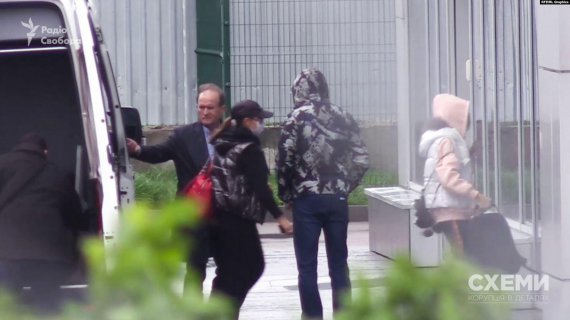 Літаку нардепа від ОПЗЖ Віктора Медведчука під час карантину дозволили 16 разів літати між Києвом і Ужгородом в умовах «закритого неба»