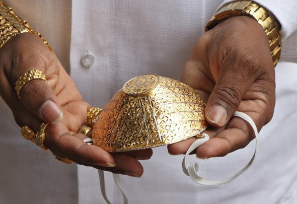  Маска із золота захищатиме індійця від коронавірусу 