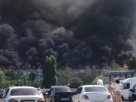 В Новой Каховке произошел масштабный пожар в пятиэтажке. Фото: Facebook