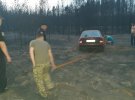 Лесной пожар в Луганской области вспыхнул 6 июля в лесном массиве и подобрался к поселкам