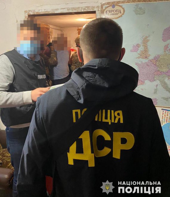 Во Львовской области 48-летний священник во второй раз попался на торговле оружием