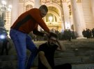 У Сербії тисячі людей мітингують на вулицях через карантинні обмеження у зв'язку з коронавірусом