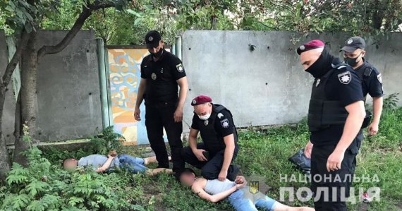 На Київщині  затримали 25 та 34-річного чоловіків, які напали на таксиста