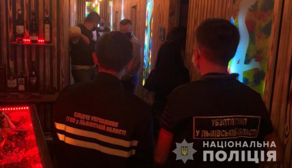 Во Львове полиция закрыла "массажный салон", где работницы занимались проституцией