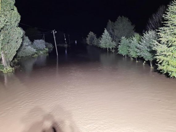 У західних областях сталась негода