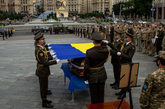 31-річний офіцер 24 ОМБр ім. Короля Данила Тарас Матвіїв, загинув 10 липня, рятуючи під час обстрілу побратимів