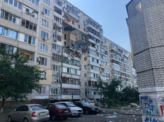 В многоэтажке в Киеве произошел мощный взрыв. 5 человек погибли, столько же травмированы