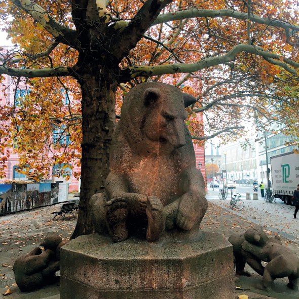 На фонтан ”Сім’я ведмедів” у Берліні художниця Валерія Тарасенко натрапила під час прогулянки