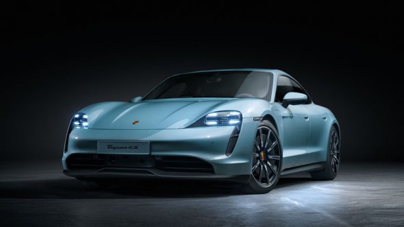 Новый Porsche Taycan предлагает владельцу ускорение от 0 до 100 км за 2.8 cекунд