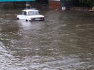 В Бердянске из-за непогоды зотоплени улицы и обесточены дома