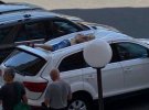 В Харькове на ул. Культуры неизвестный упал из окна на припаркованный во дворе дома автомобиль и погиб