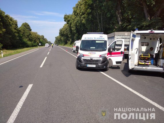 В Винницкой области столкнулись грузовик Daf и Renault Kangoo. Есть погибший и искалеченные