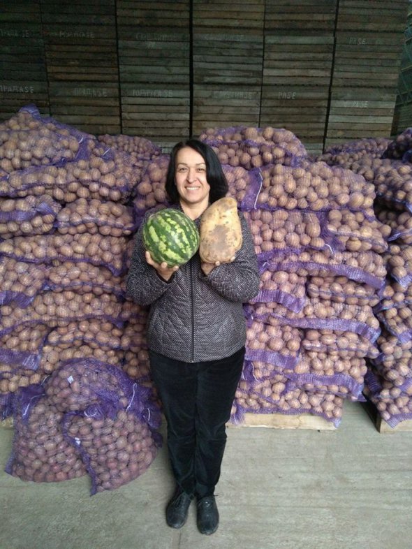 Виконавчий директор Української асоціації виробників картоплі Оксана Руженкова: "Українці споживають 132-136 кілограм картоплі на рік, каже статистика. Водночас торік об'єми споживання зменшилися до 95-98 кілограм".