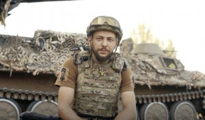 Боєць полку ”Азов” Олег Черевко ­наприкінці липня приїхав у відпустку в рідне Запоріжжя. Там його побив незнайомець. За шість днів воїн помер у реанімації
