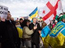 Порошенко в Мюнхені зустрівся з учасниками потужноі акції на підтримку України