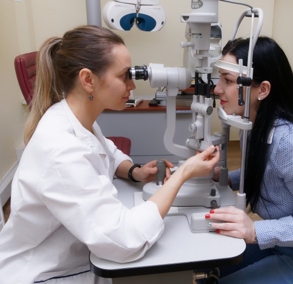 Чаще всего слепота наступает из-за катаракты или глаукомы