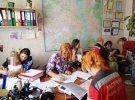 У Києві жінка покинула у візочку поряд із магазином онучок 1 і 2-х років. Пояснила, їхня мати вже 2 місяці не з'являється вдома. Тож вирішила так позбутися дітей