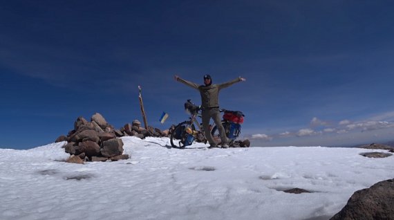 Руслан Верін піднявся на найвищий вулкан Болівії