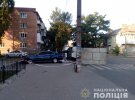 У Сумах   зіткнулися автомобілі BMW і  ГАЗ.    30-річний водій останнього загинув на місці. Ще 2 людей скалічилися