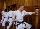 Володимир Зеленський отримав диплом майстра карате першого дану та іменний чорний пояс.