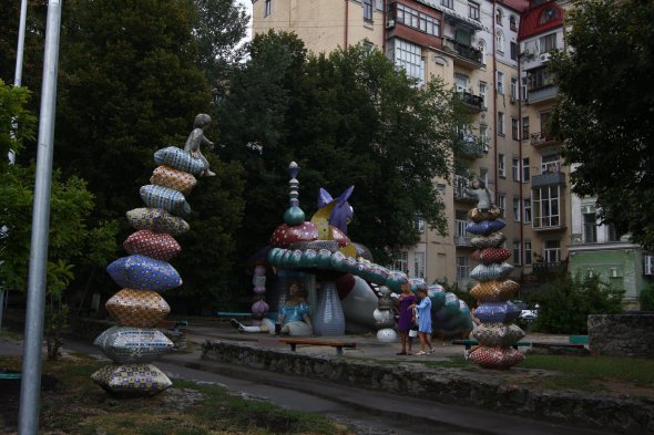 В Киеве ремонтируют Пейзажной аллее
