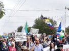 Протестующие скандировали "Путин, выпей чаю, Хабаровск угощает!". Несли плакаты "Долой репрессии" и "Наш выбор - наш Фургала".